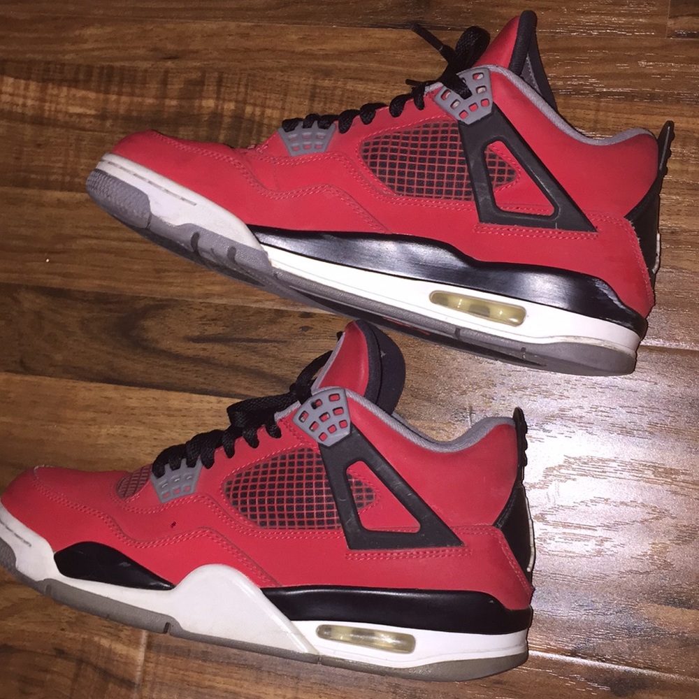 Air Jordan Retro 4 “Toro Bravo”